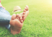 Transpiration des pieds : nos conseils pour lutter contre les mauvaises odeurs et l’humidité